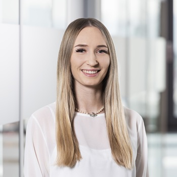 Porträtaufnahme Karola Roth